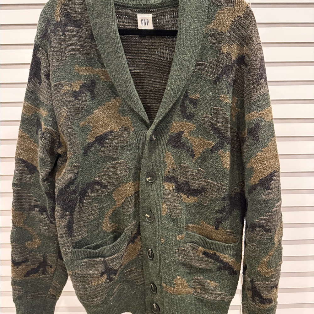 (RARE FIND) Men's GAP Camo Cardigan